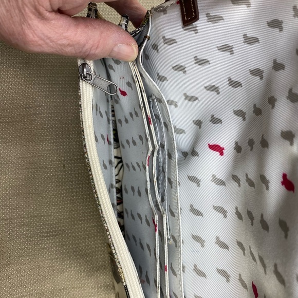 SAKROOTS THEA PHONE WALLET CROSSBODY CREAM/MULTI COLOR - Picture 6 of 9